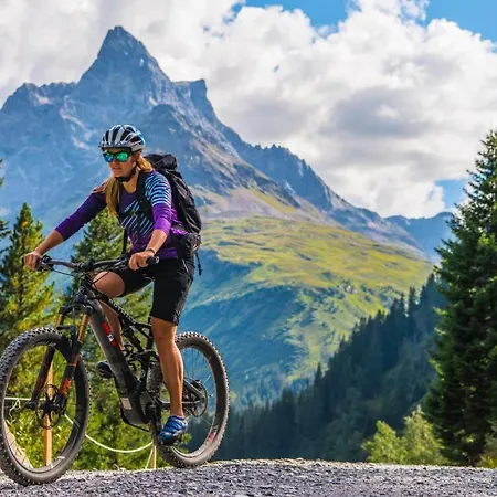 Pettneuerhof Szálloda Pettneu am Arlberg